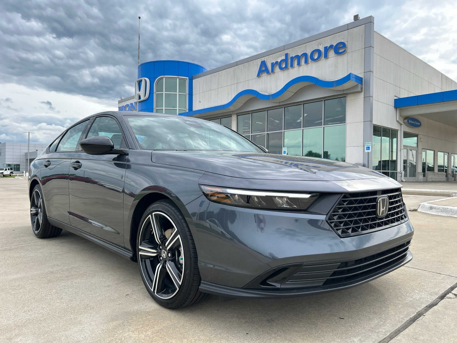 2026 Honda Accord SE in Meteorite Gray Metallic — front three-quarter view